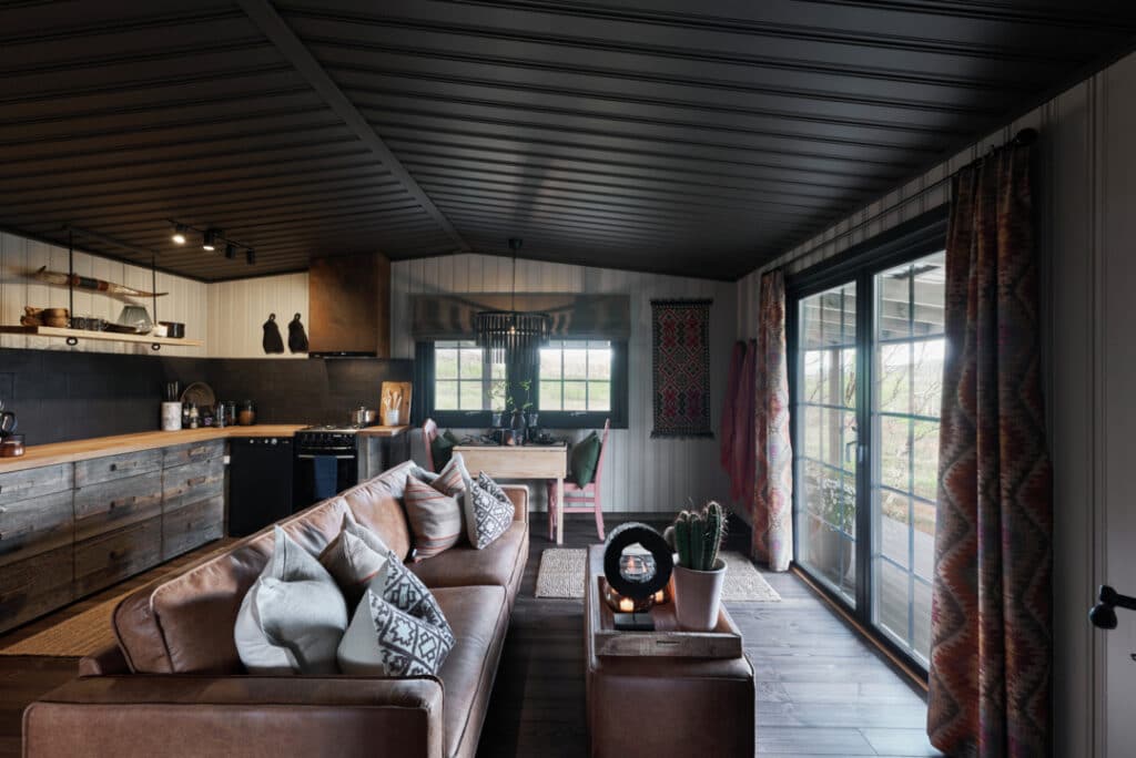 Eventyrlig Oppussing - stue på Bugøynes