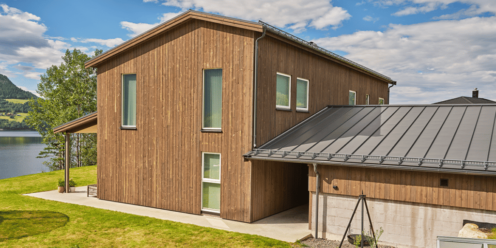 MøreRoyal kledning på enebolig i Surnadal Lediard Foto