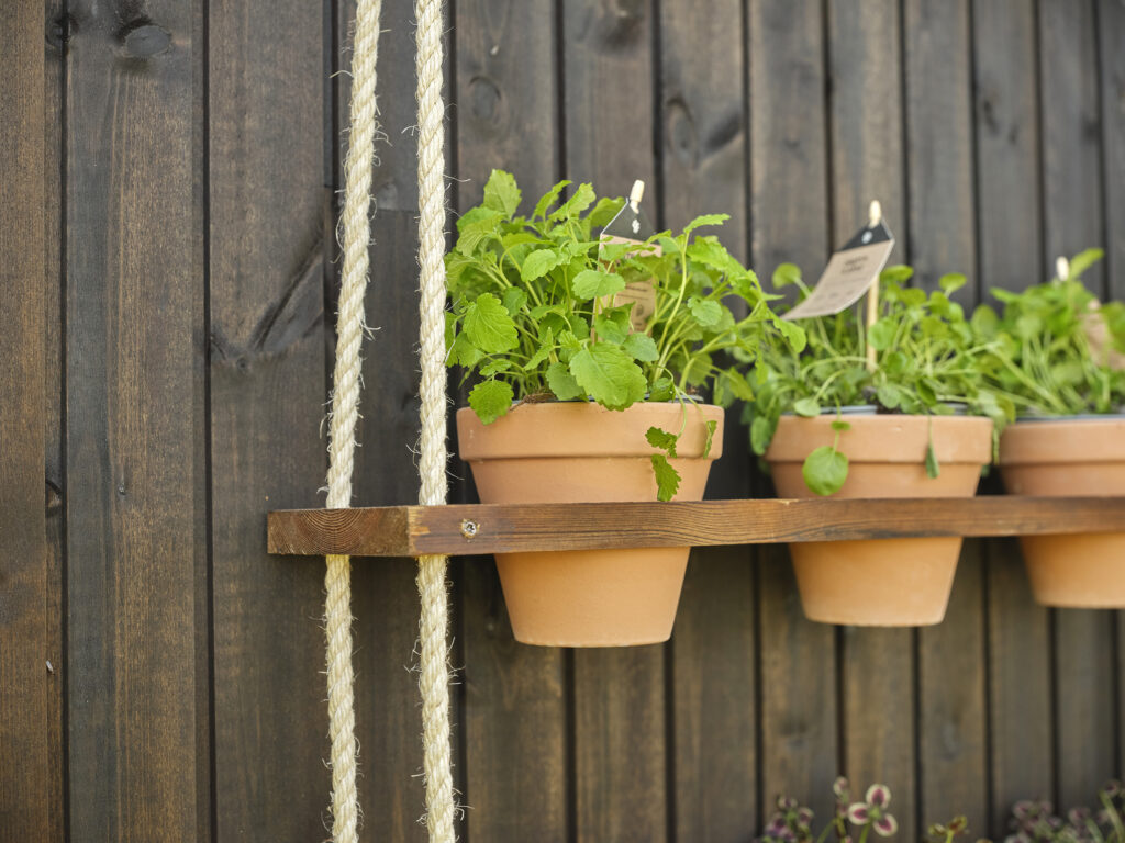 Blomsterkrukke oppheng i MøreRoyal