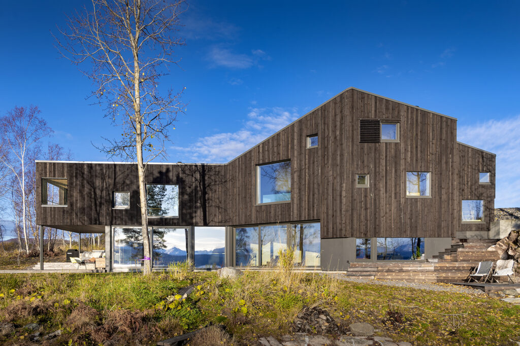 Setersvart kledning // Bymagasinet