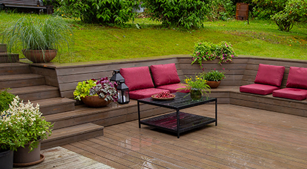 Tid for hage. Terrasse i MøreRoyal grå. Loungeområde.