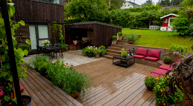 Tid for hage. Terrasse i MøreRoyal grå. Oversiktsbilde.