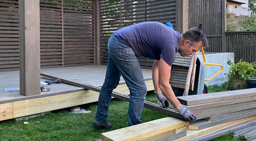 Hjemme hos Villa Floris / Nina Lunde: Montering av pergola