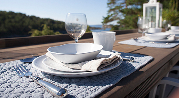Eventyrlig oppussing - Bamble - Foto av frokostbenk