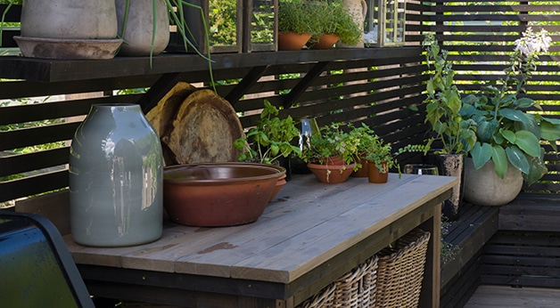 Hjemme hos Marianne Stensrud - detaljfoto av utekjøkken