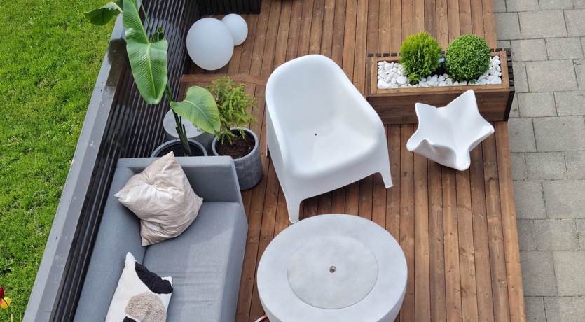 Foto fra #hus10a, terrasse i MøreRoyal, Concise brun. Hagemøbler i fokus.