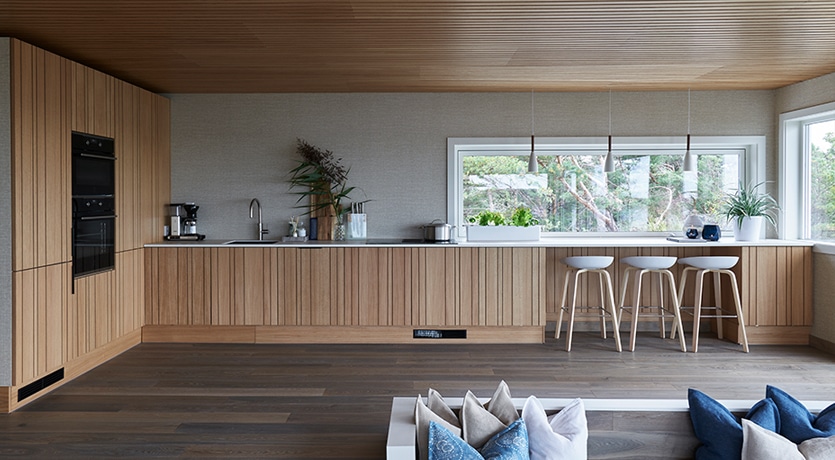 Eventyrlig Oppussing - Nevlunghavn. Ferdig oppusset kjøkken i natur.