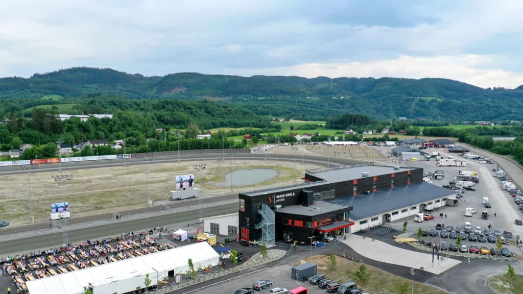 Varig Orkla Arena - MøreRoyal kledning